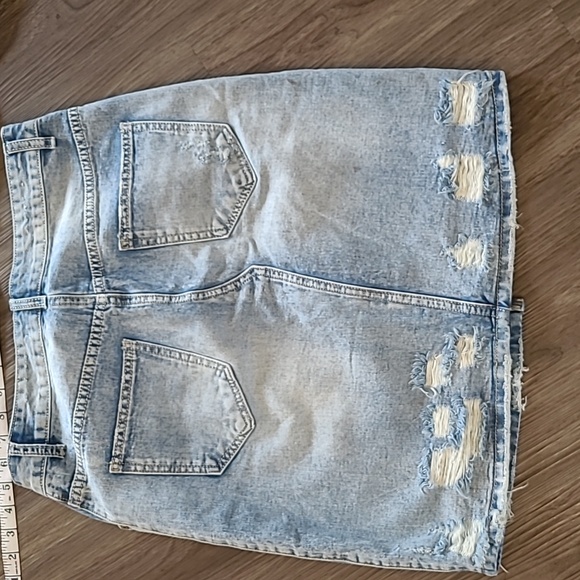 Sz medium Jean skirt - Picture 3 of 3